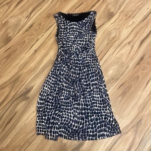 LE LIS BLANC Bold print sleeveless dress
